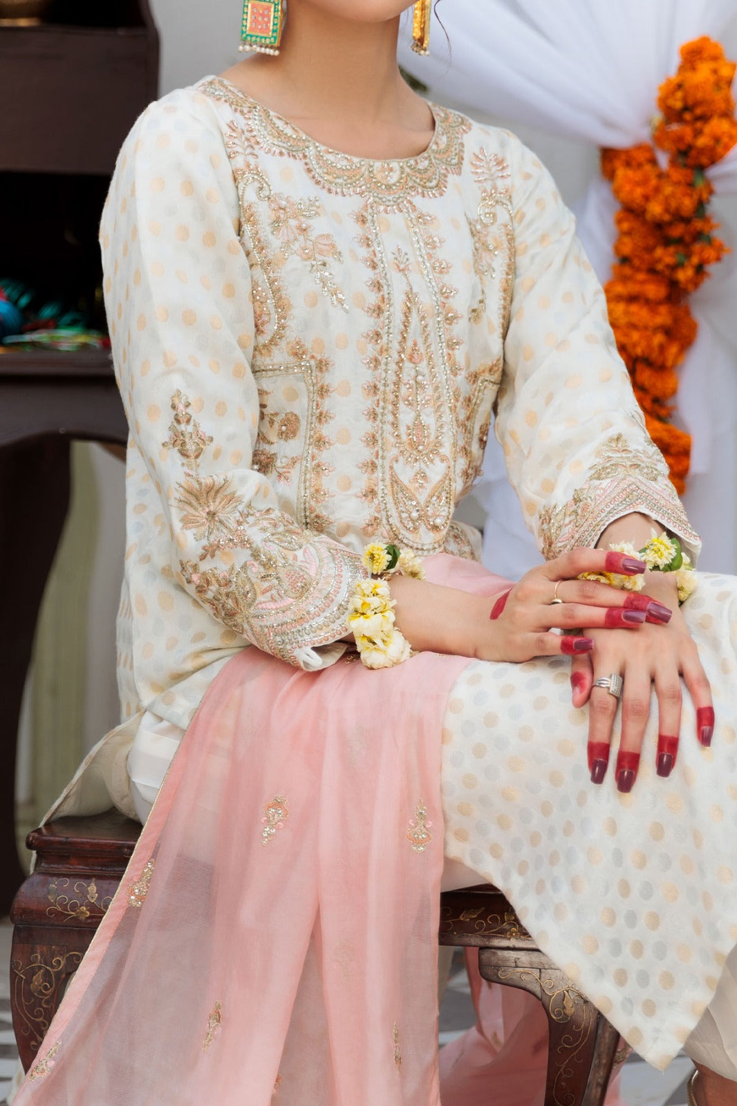 Off-white Jacquard embellished shirt with viscose trouser and embroidered silk organza dupatta